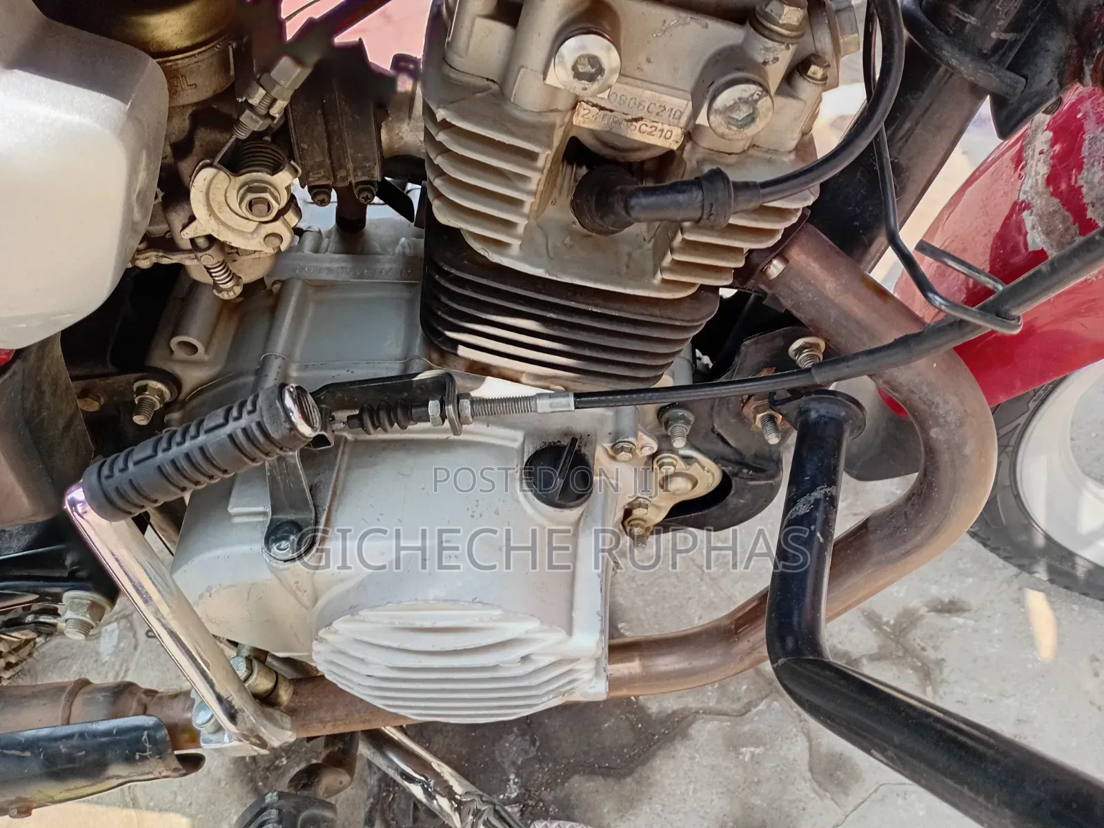 TVS HLX 125 2025 Red