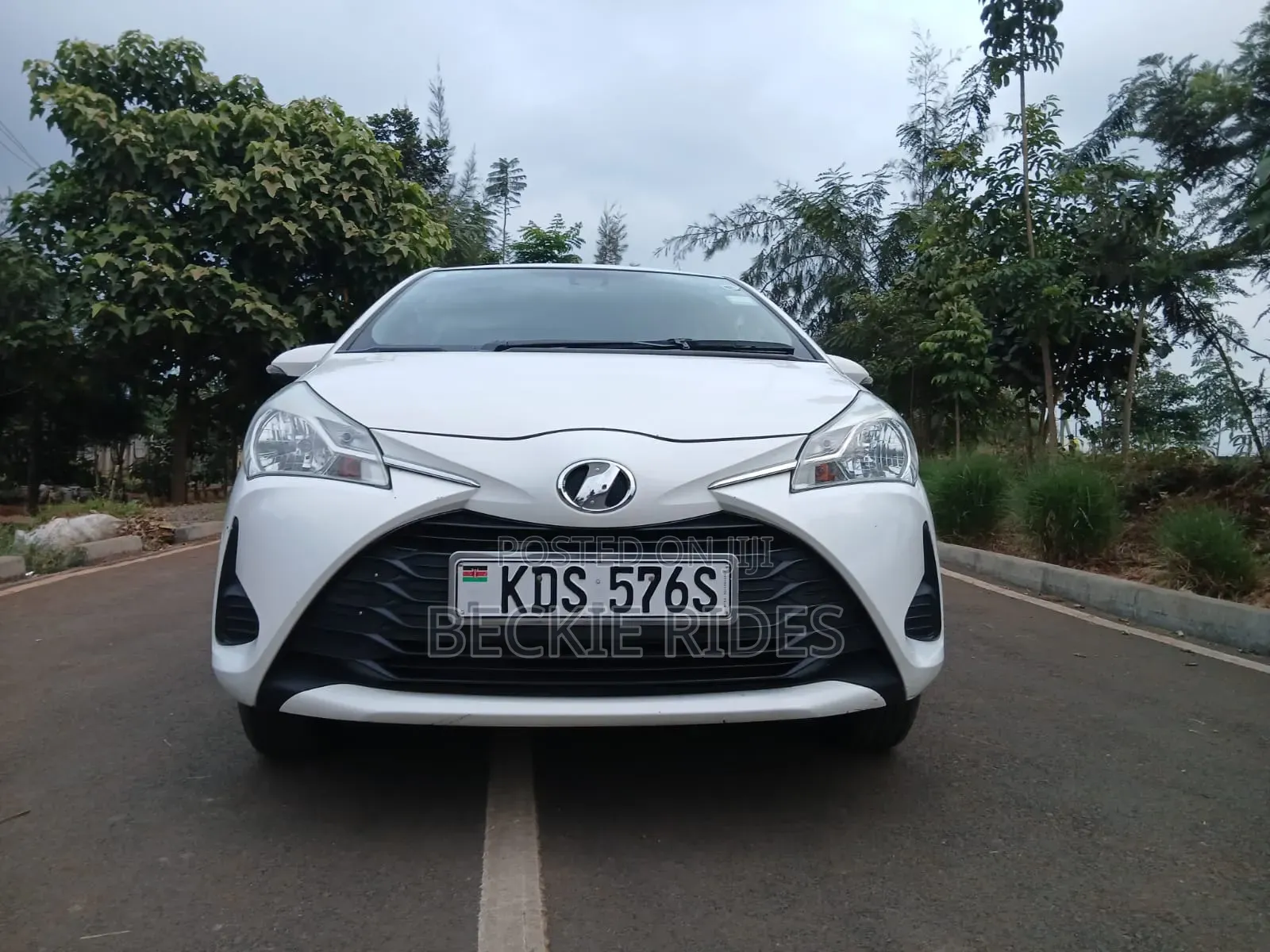 Toyota Vitz 2012 White