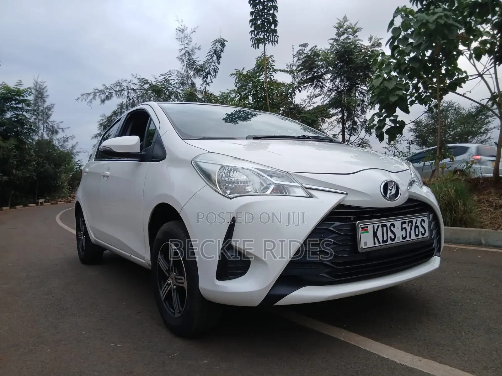 Toyota Vitz 2012 White