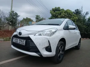 Toyota Vitz 2012 White