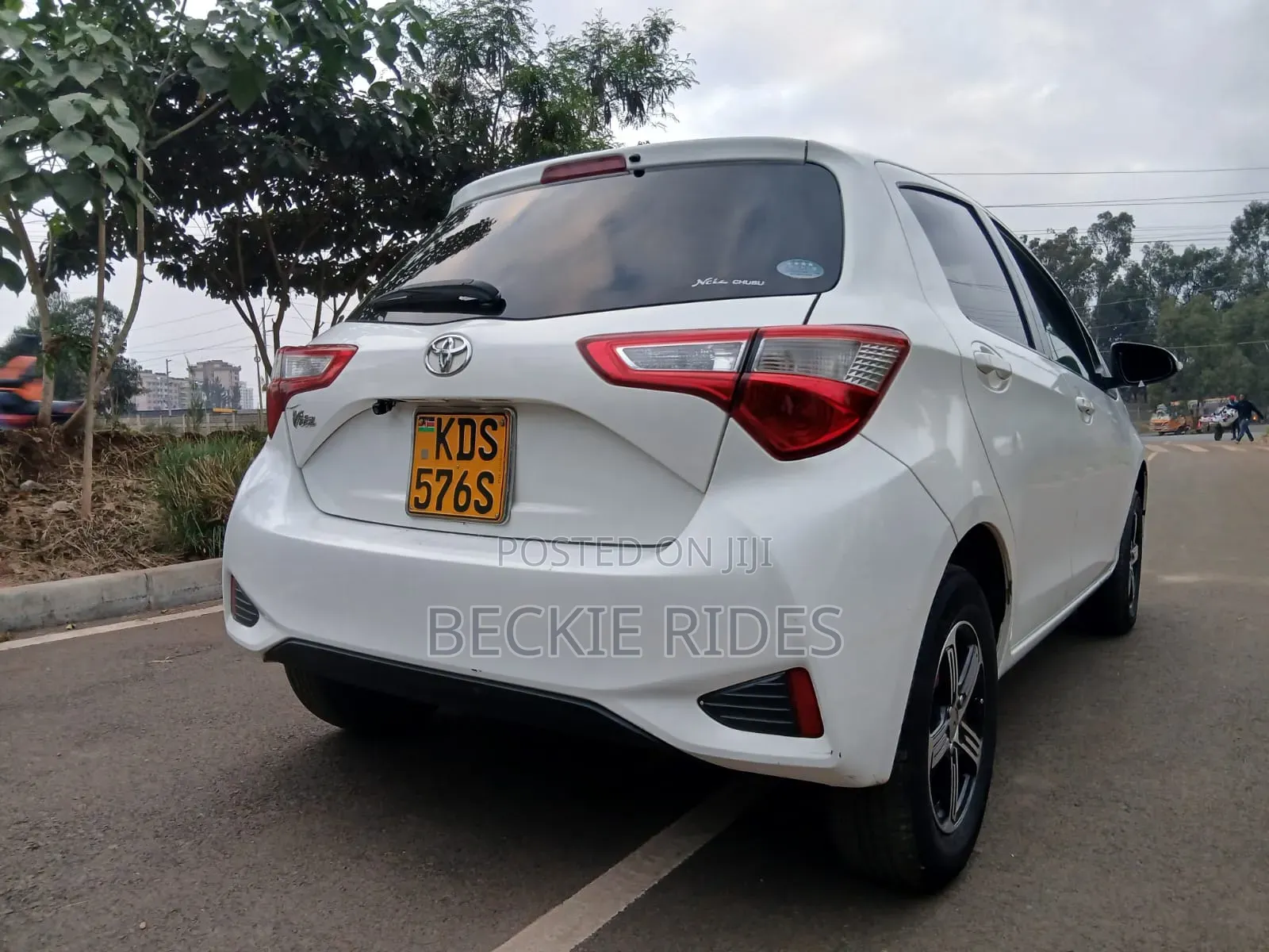 Toyota Vitz 2012 White