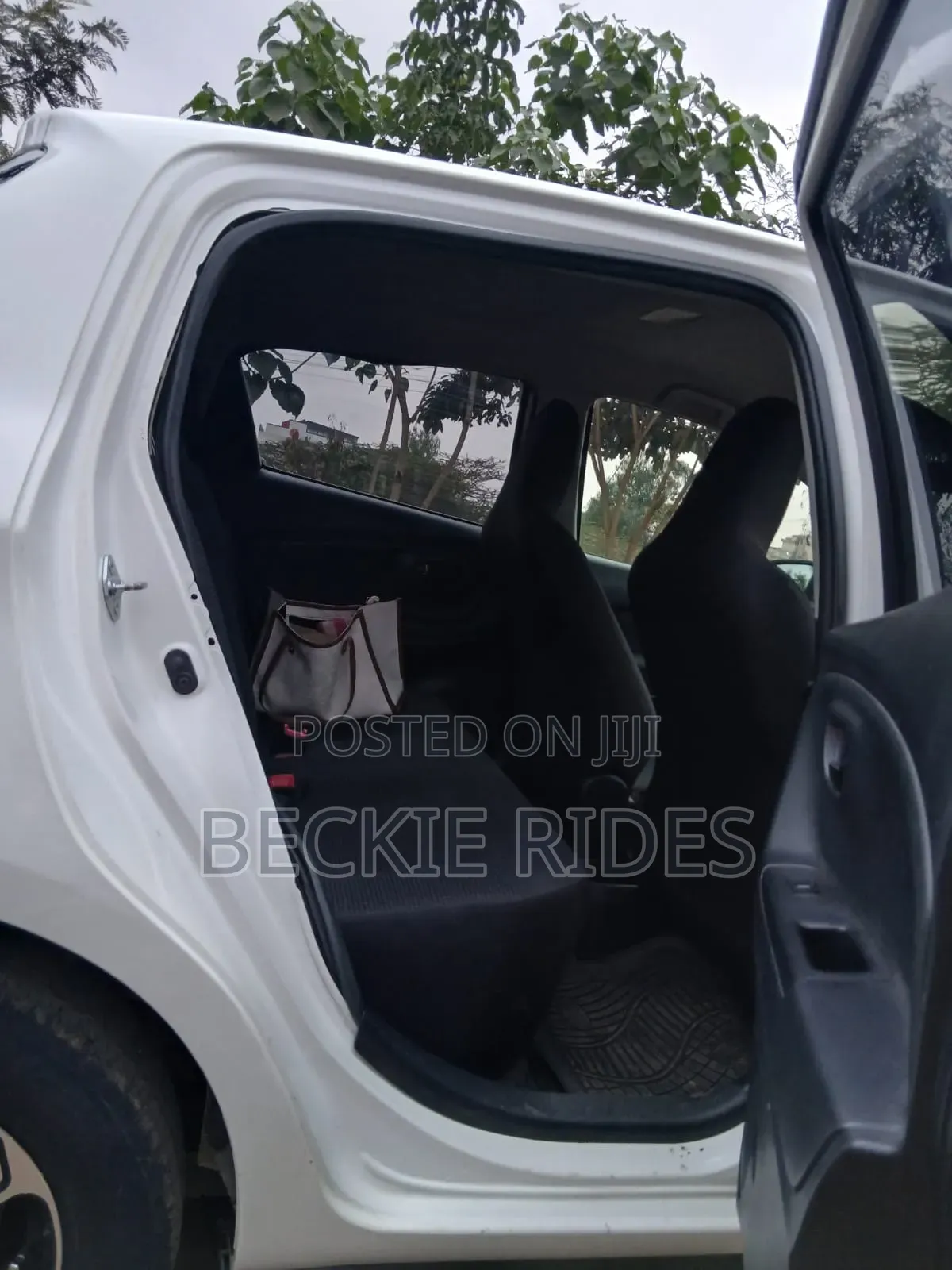 Toyota Vitz 2012 White