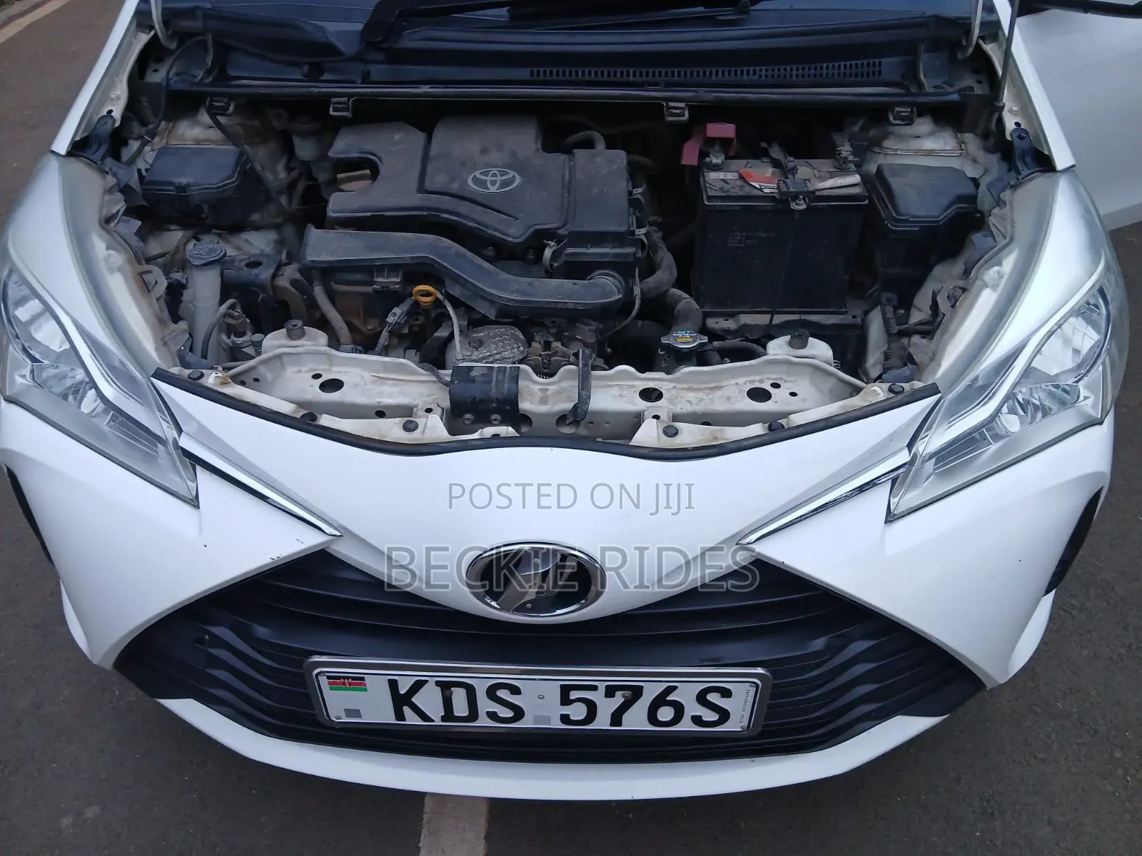 Toyota Vitz 2012 White