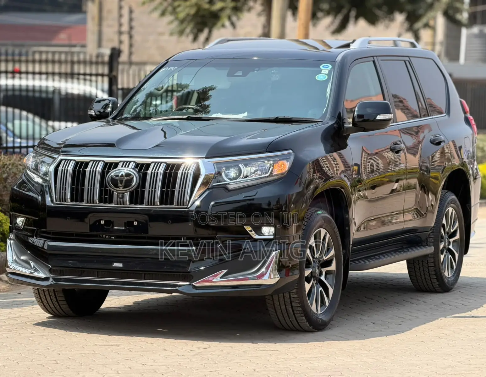 Toyota Land Cruiser Prado 2022 Black