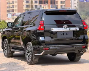 Toyota Land Cruiser Prado 2022 Black