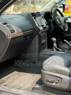 Toyota Land Cruiser Prado 2022 Black