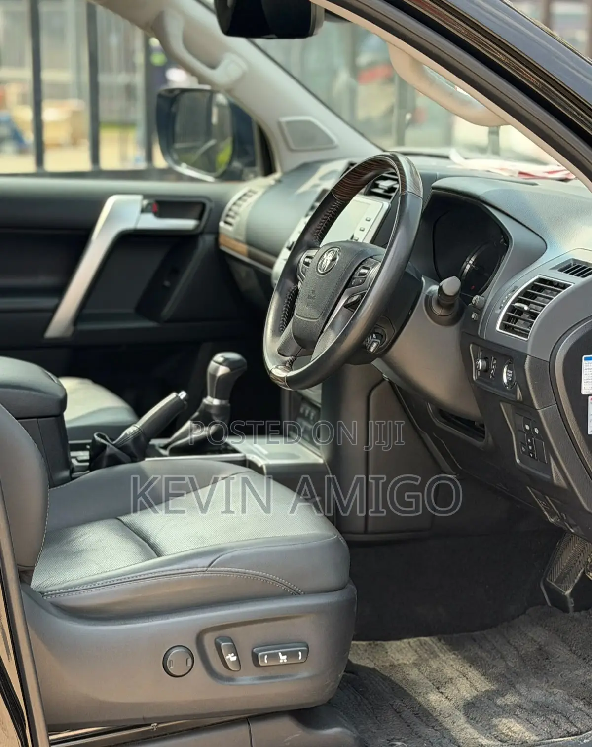 Toyota Land Cruiser Prado 2022 Black