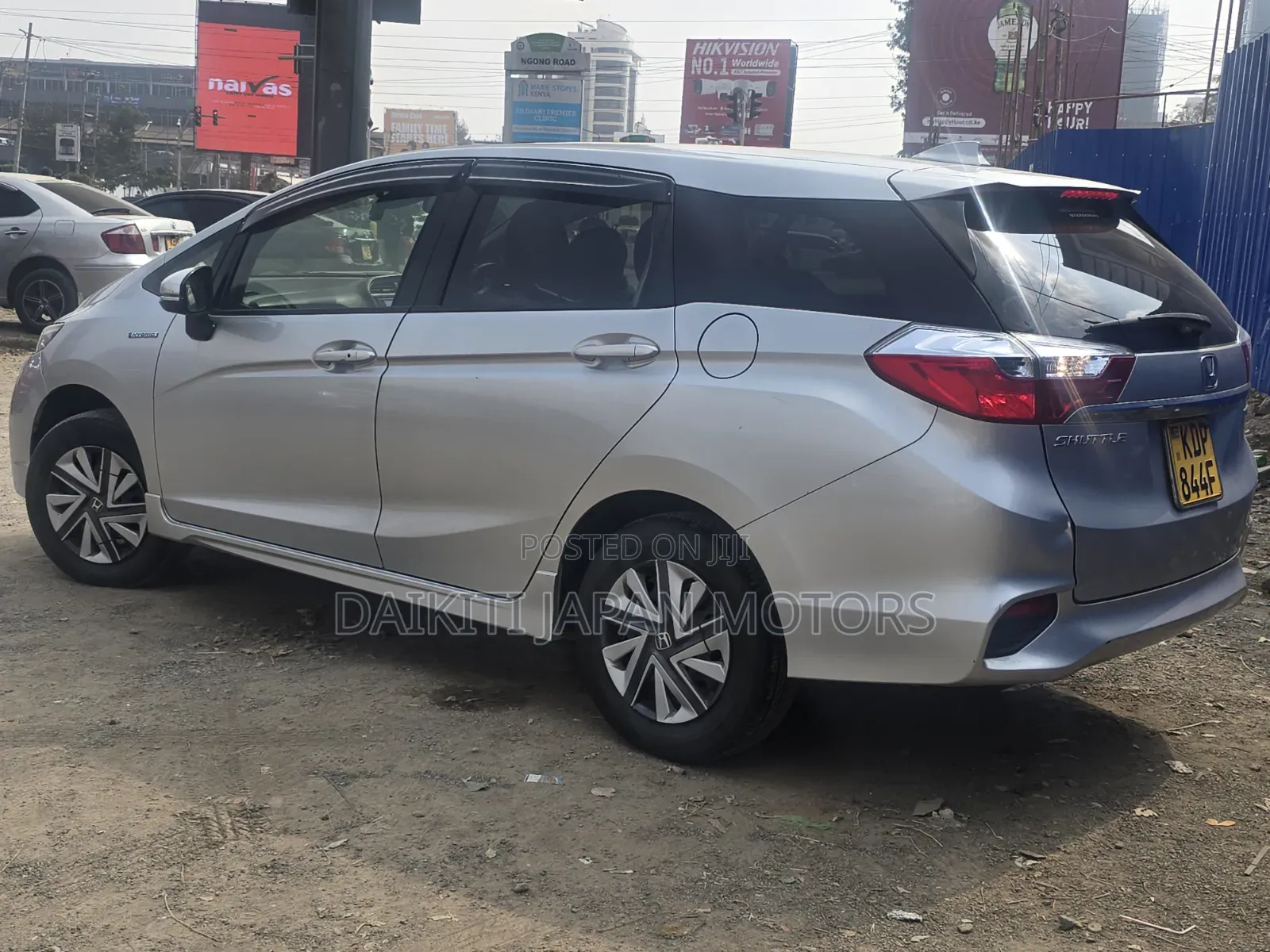 Honda Fit Shuttle 2017 Silver