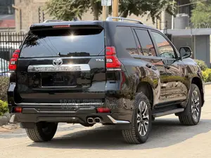 Toyota Land Cruiser Prado 2.8 2022 Black