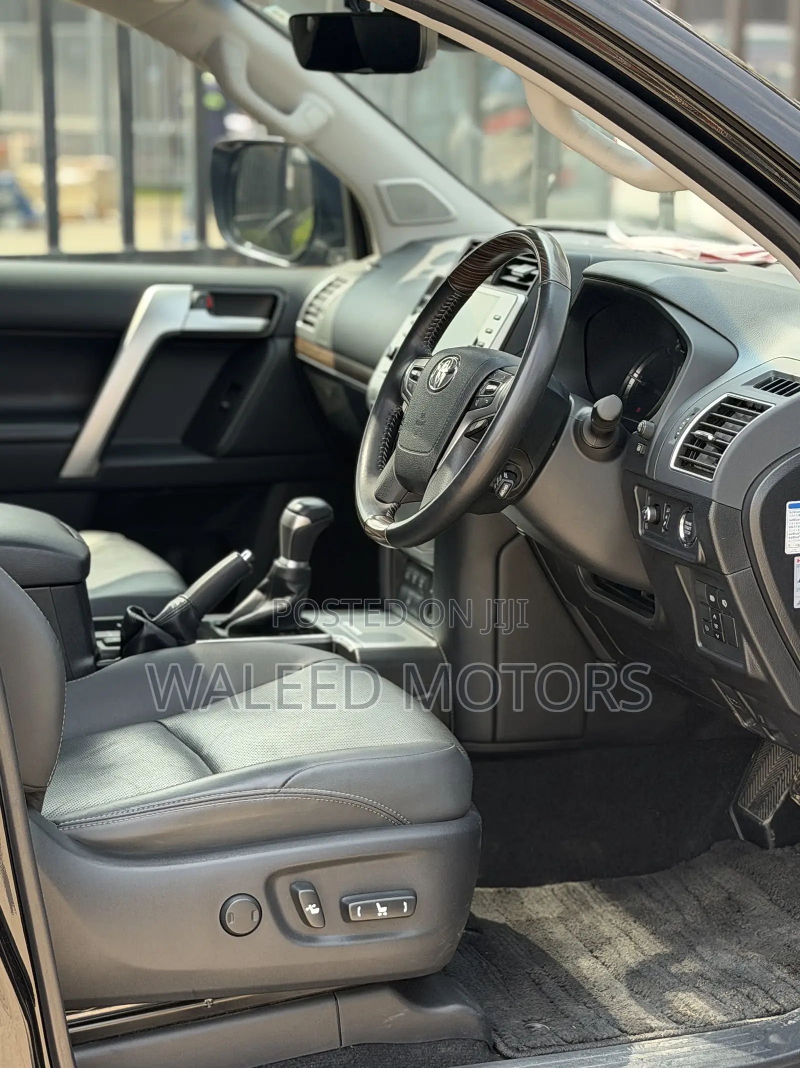 Toyota Land Cruiser Prado 2.8 2022 Black