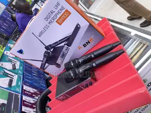 BNK BM100 Digital UHF Wireless Microphone System