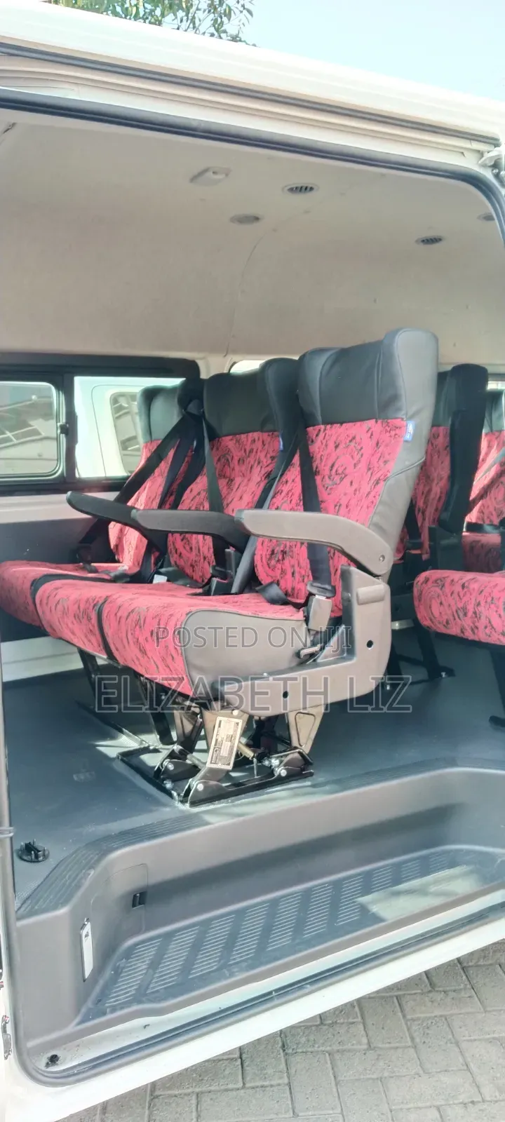 Toyota Haice Seats -9l