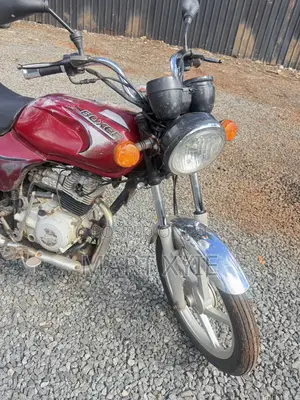 Bajaj Boxer 100 2018 Red