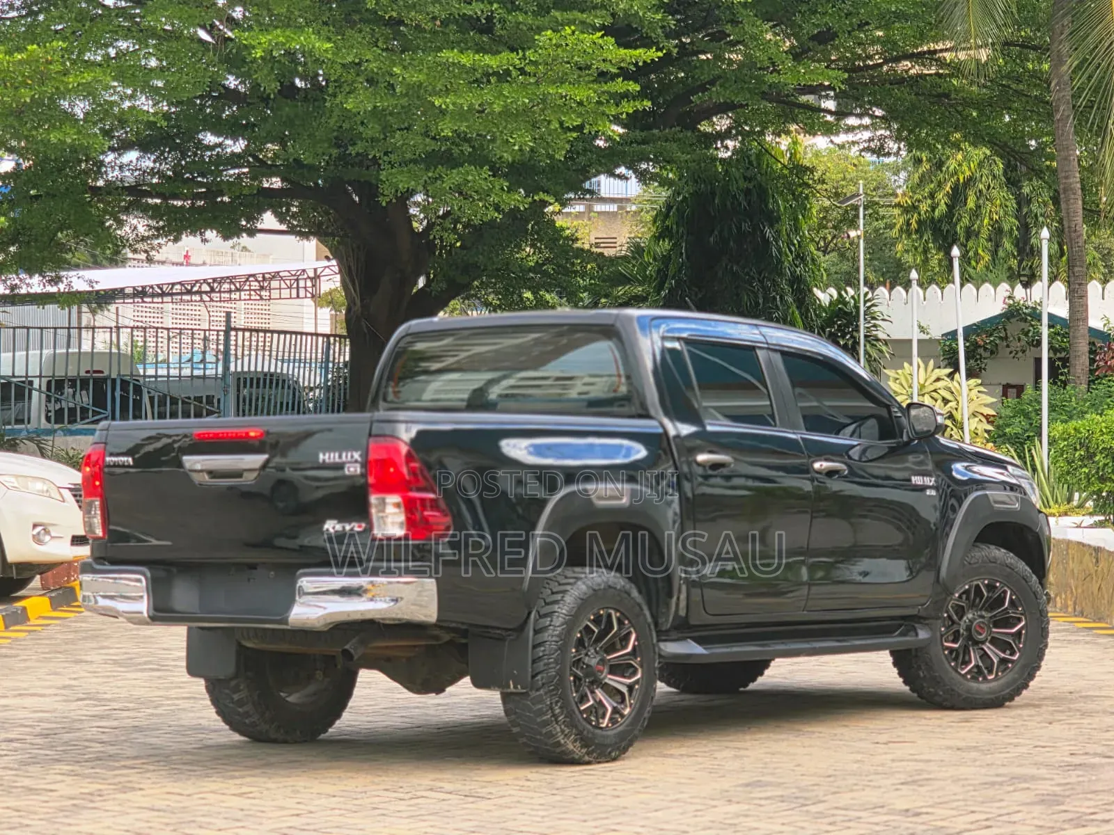 Toyota Hilux 2018 Black