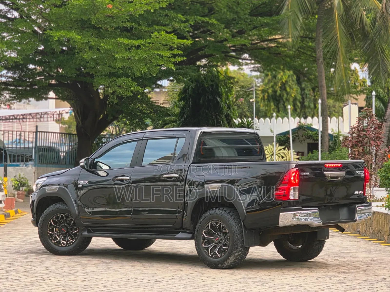Toyota Hilux 2018 Black