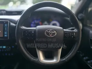 Toyota Hilux 2018 Black