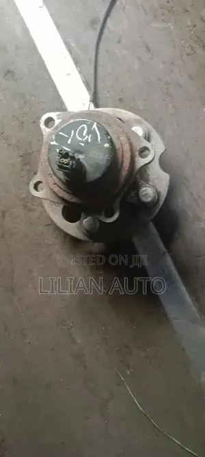 Toyota Voxy/Noah Rear Wheelhub
