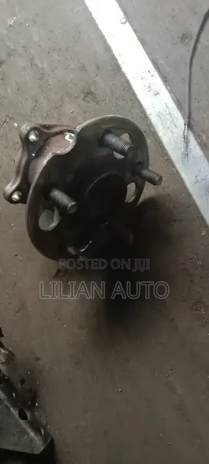Toyota Voxy/Noah Rear Wheelhub