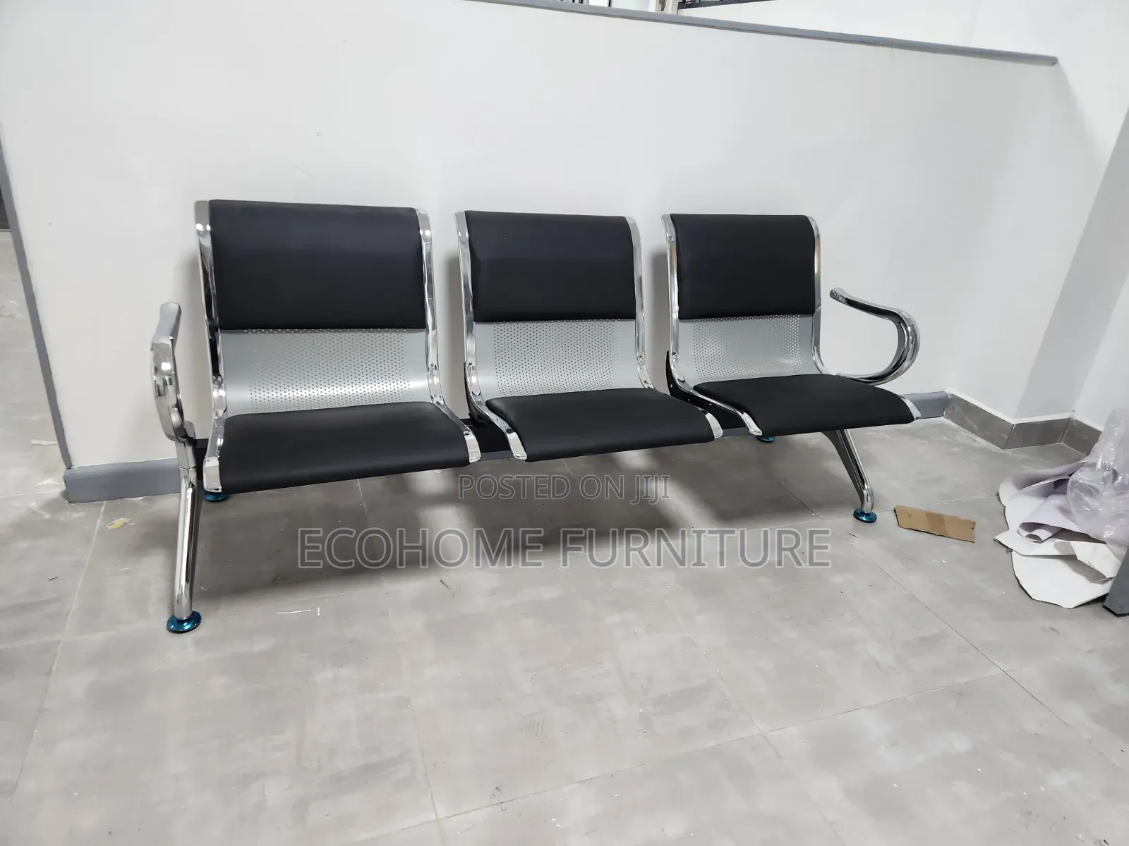 3-Seater Airport Waiting Bench – Black Chrome