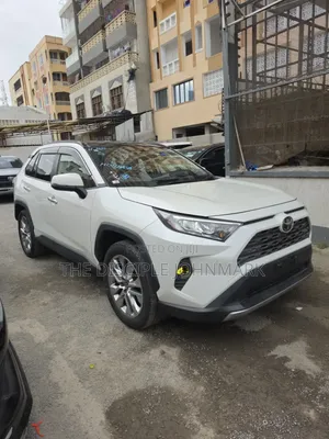 Toyota RAV4 2019 White