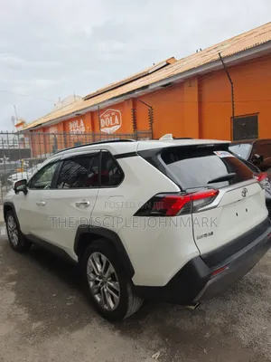 Toyota RAV4 2019 White