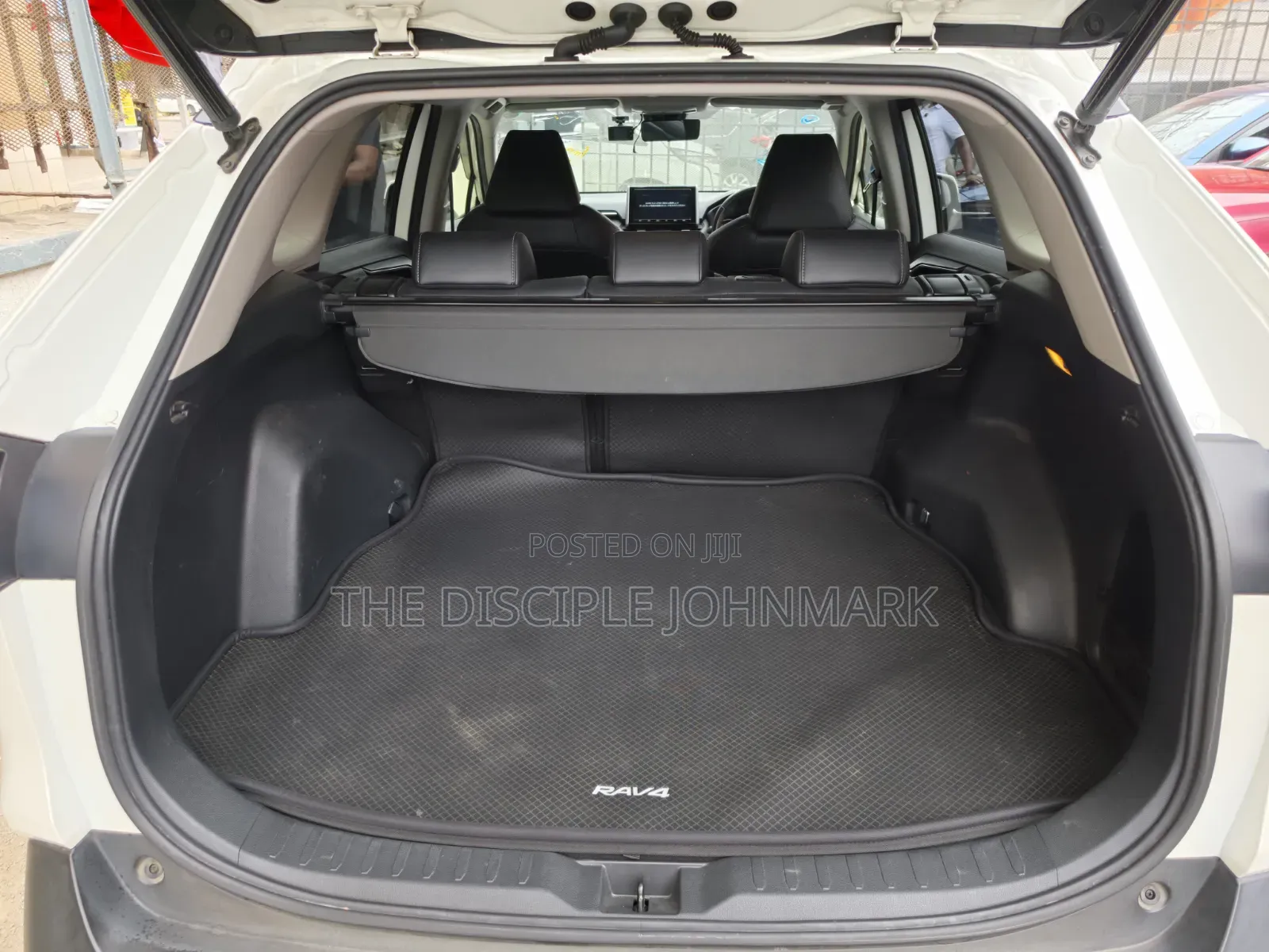 Toyota RAV4 2019 White