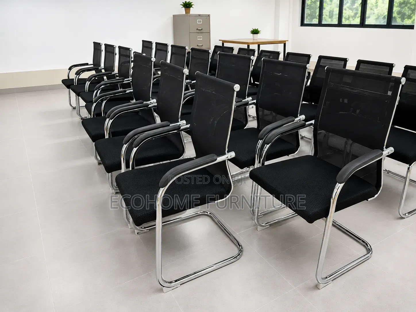 Modern Mesh Visitor Chair – Chrome Frame