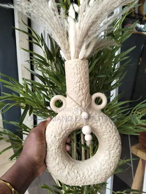 Donut Decorative Ceramic Vase With Bead Garland