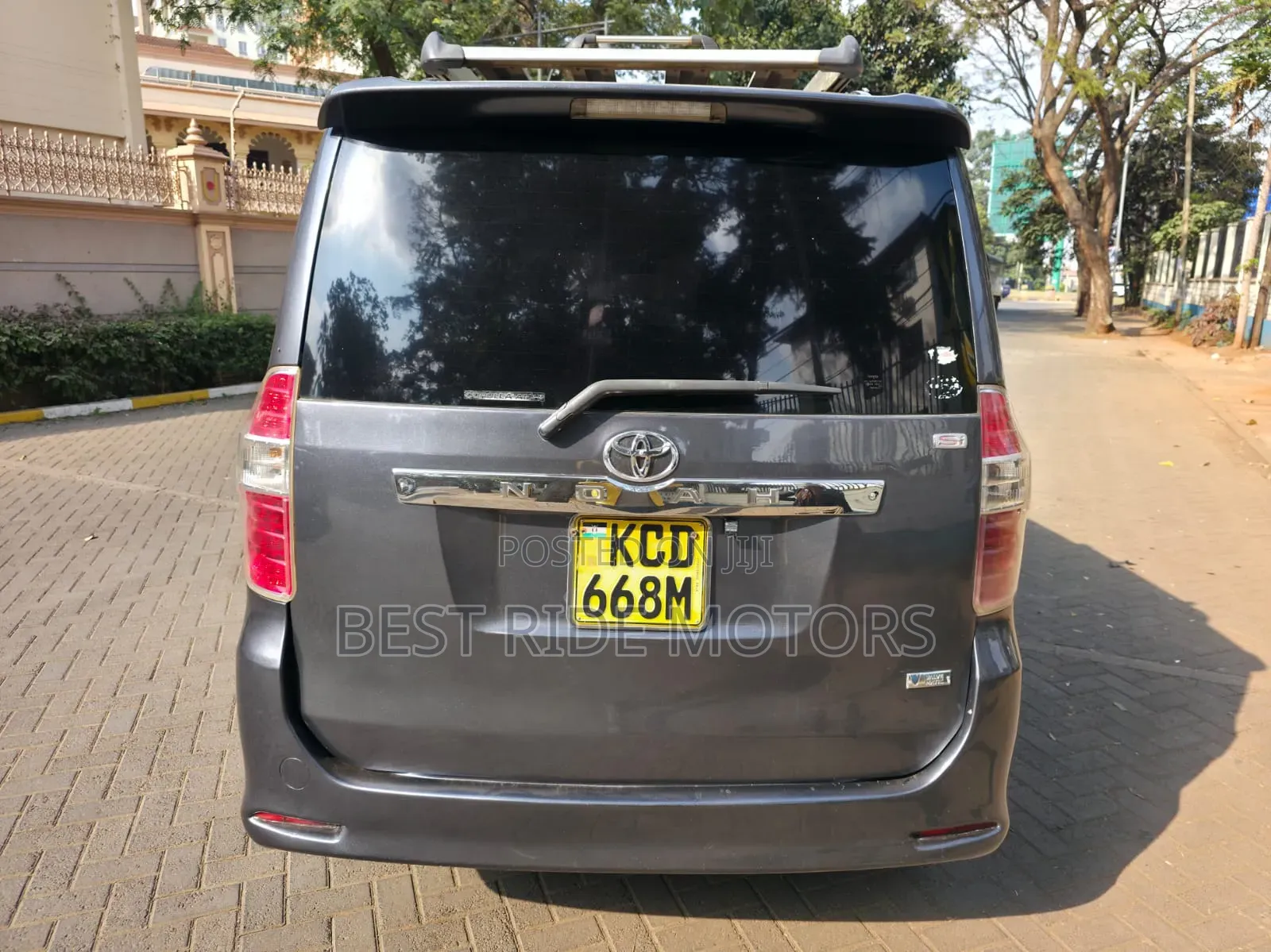 Toyota Noah 2008 Gray