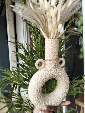 Donut Decorative Ceramic Vase With Bead Garland