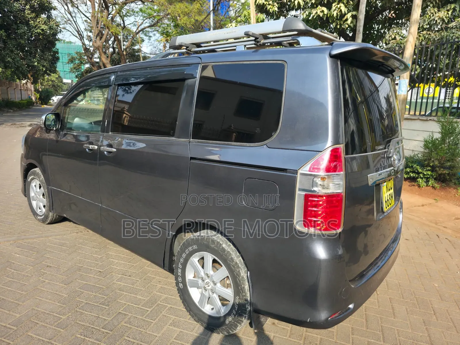 Toyota Noah 2008 Gray