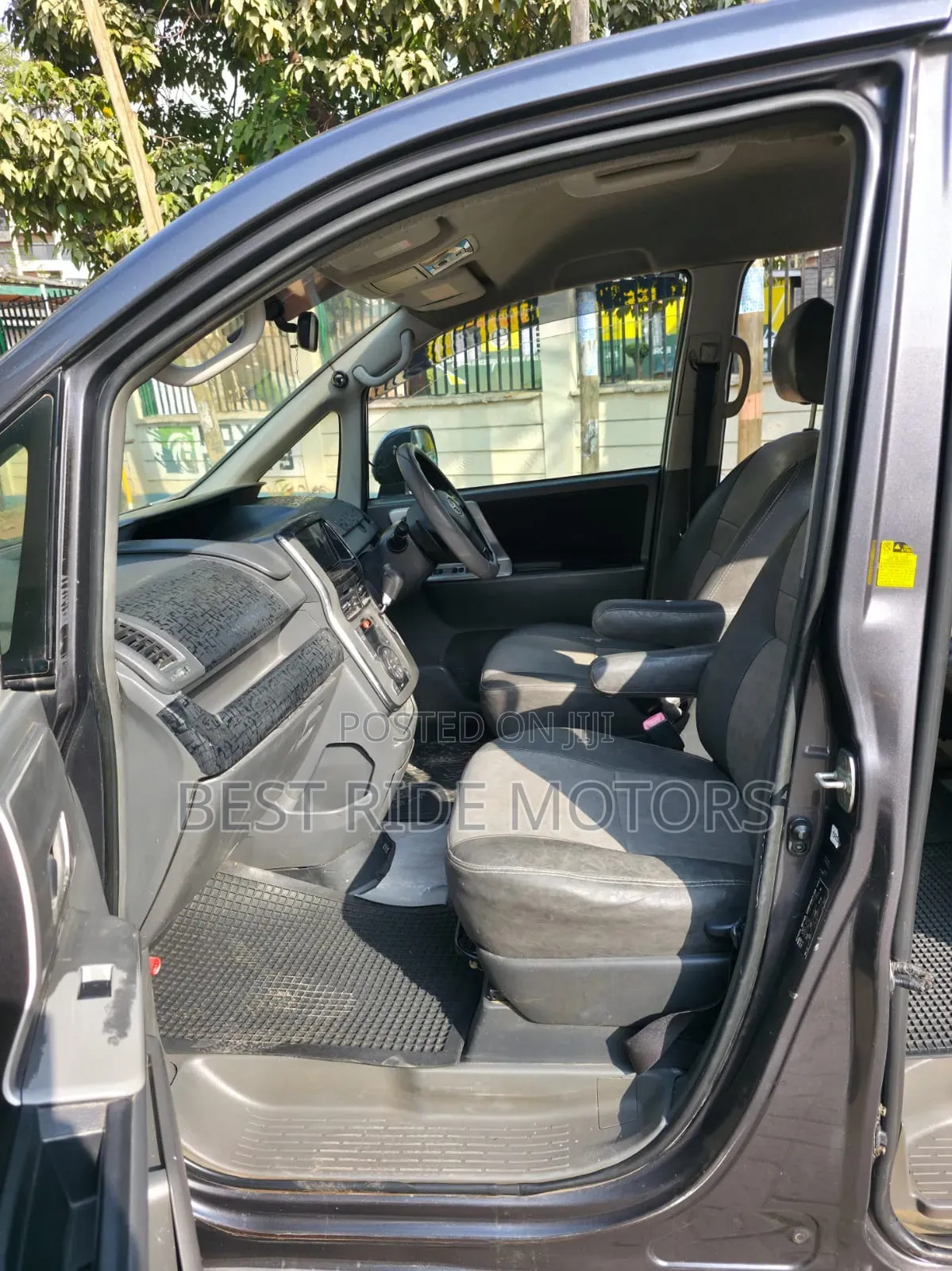 Toyota Noah 2008 Gray