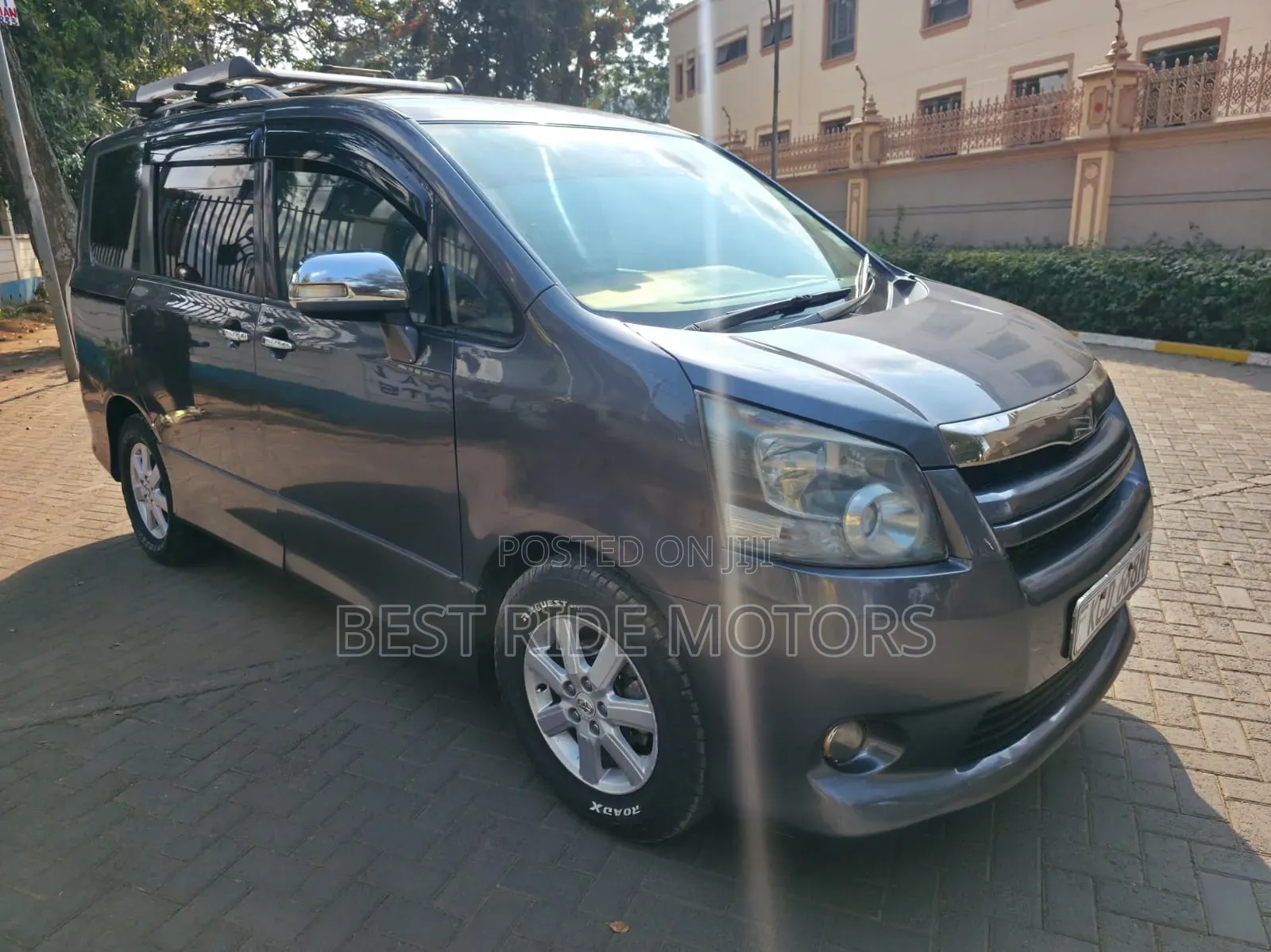 Toyota Noah 2008 Gray