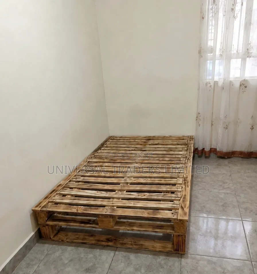 Sturdy 4×6 Pallet Bed (No Drawers).