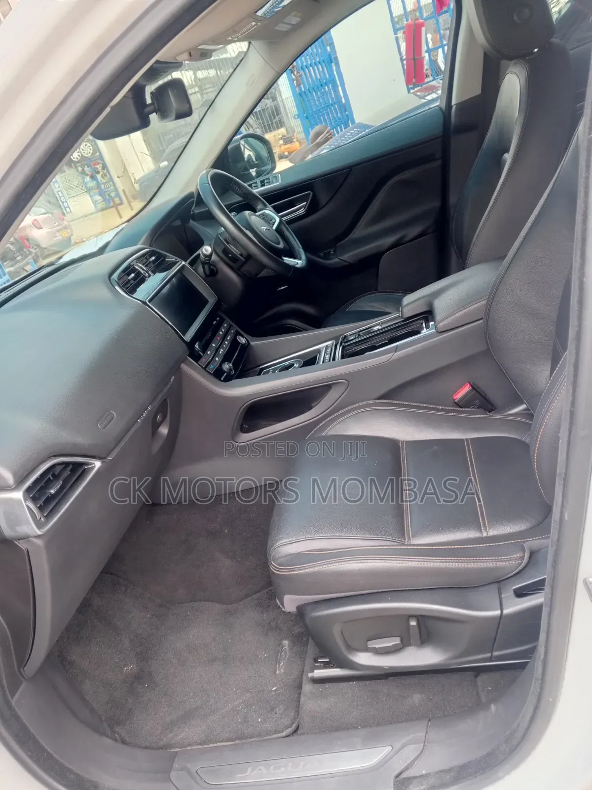 Jaguar F-Pace 2018 White
