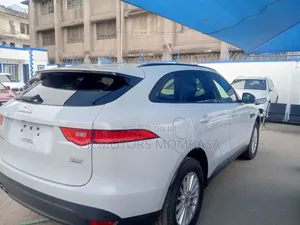 Jaguar F-Pace 2018 White