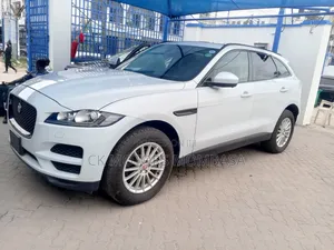 Jaguar F-Pace 2018 White