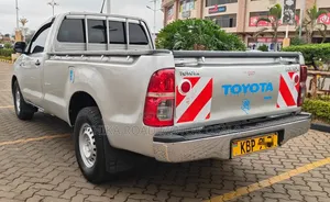 Toyota Hilux 2010 Beige