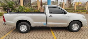 Toyota Hilux 2010 Beige