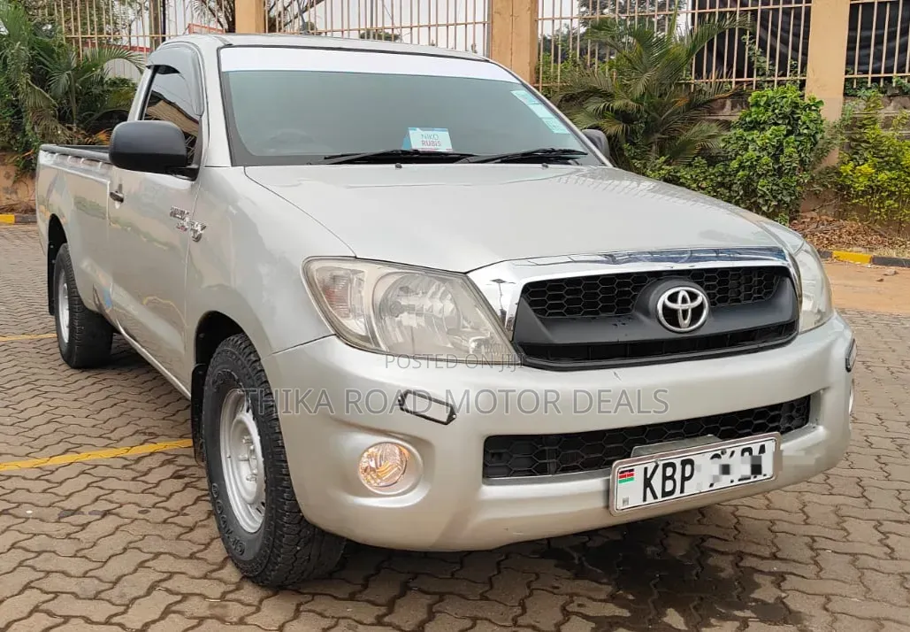 Toyota Hilux 2010 Beige