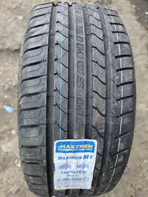 245 /40 R19 Maxtrek.