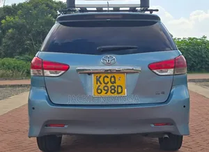Toyota Wish 2011 Blue