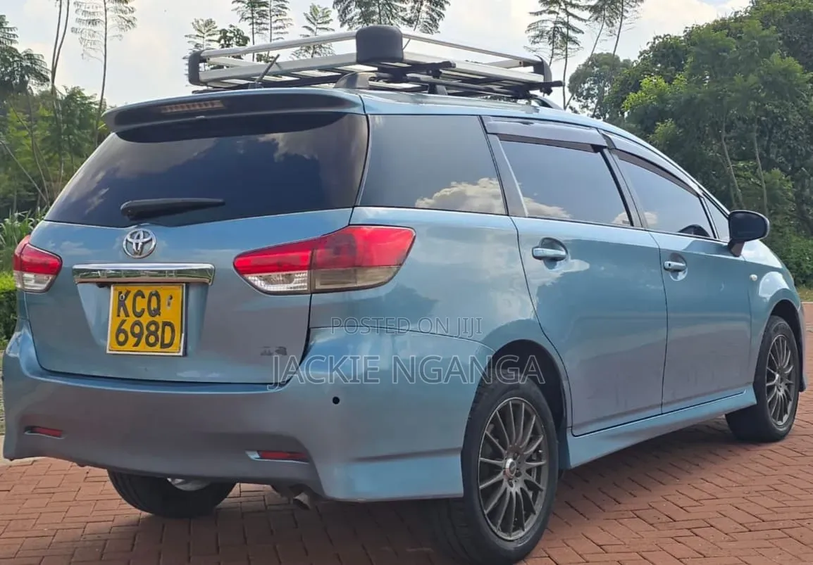 Toyota Wish 2011 Blue