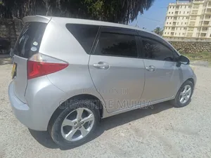 Toyota Ractis 2011 Silver