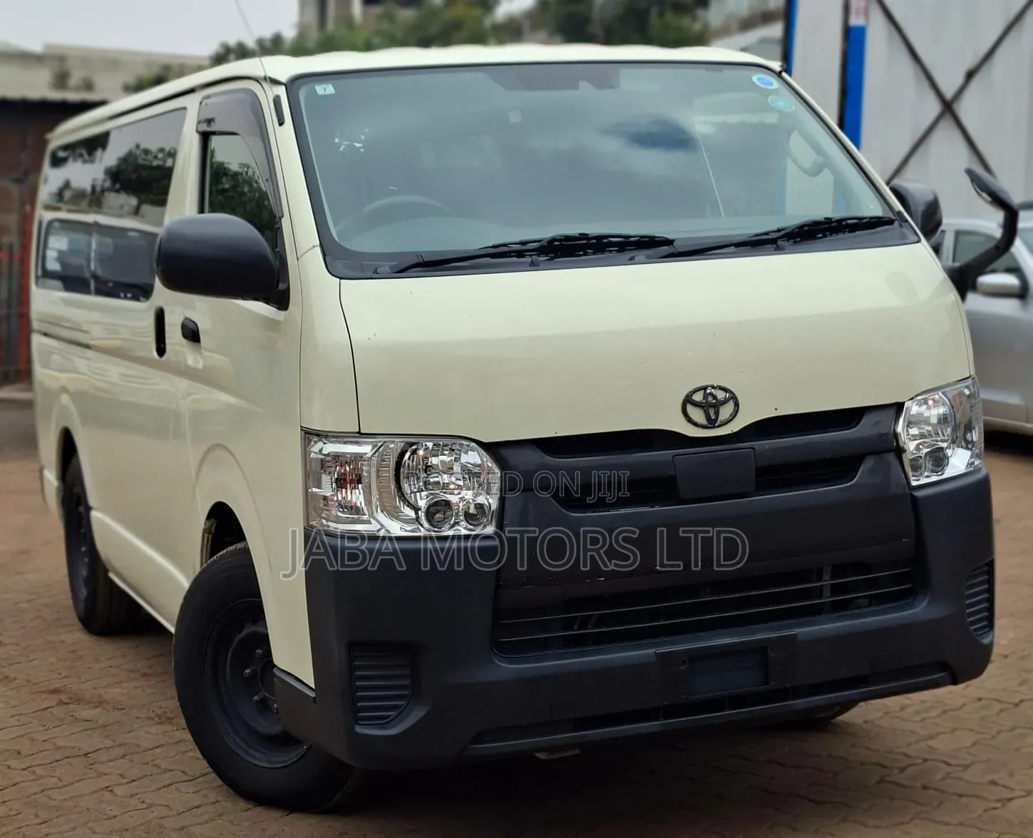 Toyota HiAce 2019 White