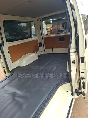 Toyota HiAce 2019 White