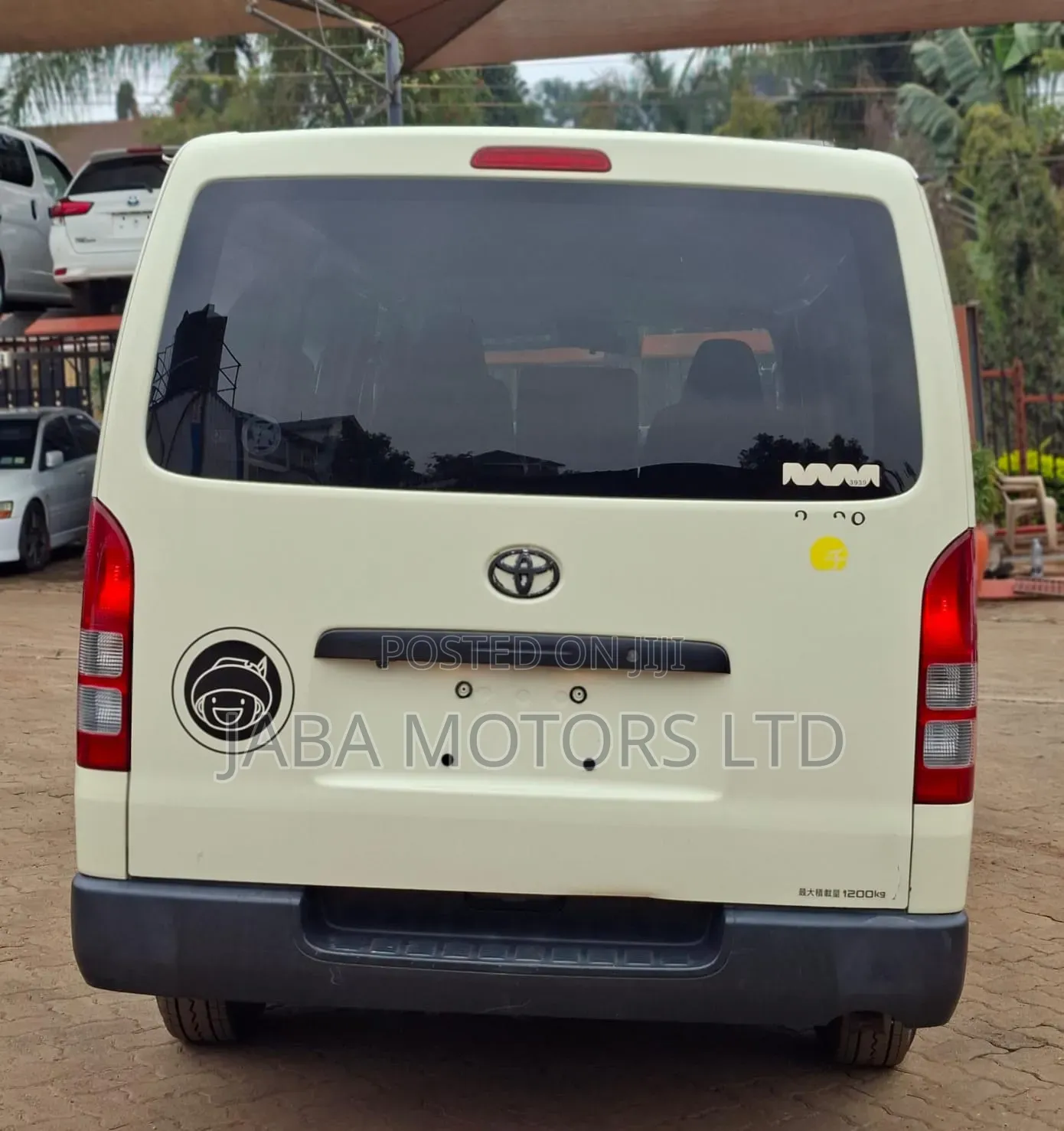 Toyota HiAce 2019 White