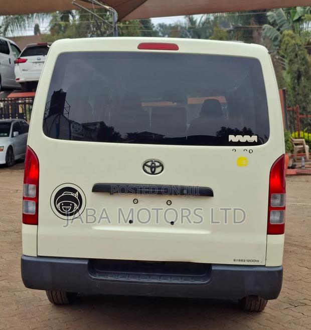 Toyota HiAce 2019 White - thumbnail 7