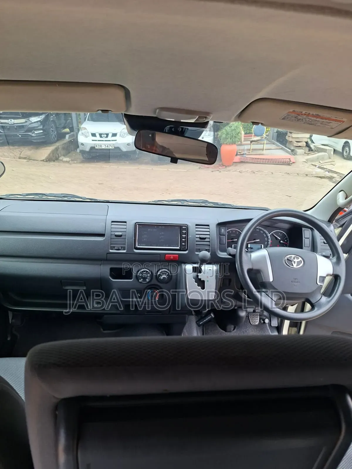 Toyota HiAce 2019 White