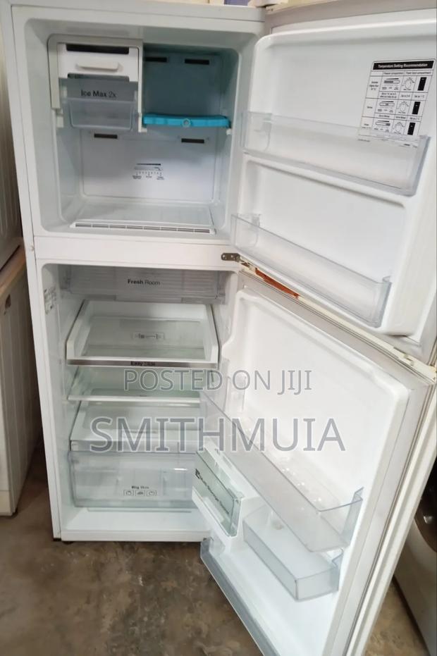 Samsung Fridge 300 Liters - thumbnail 2